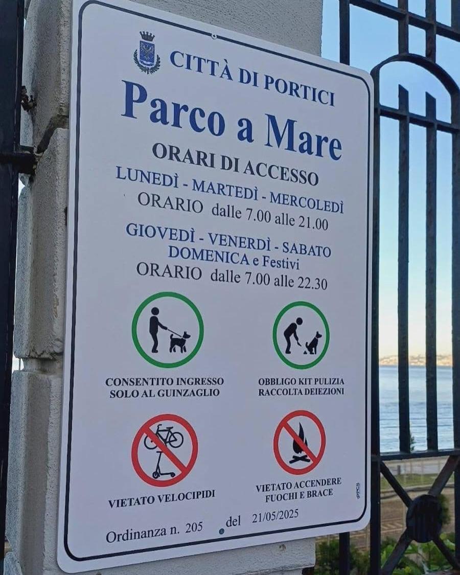 La Parthenope Suites Портичи Екстериор снимка
